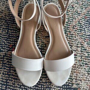 Cushionaire Low Block Heel - White, Size 8